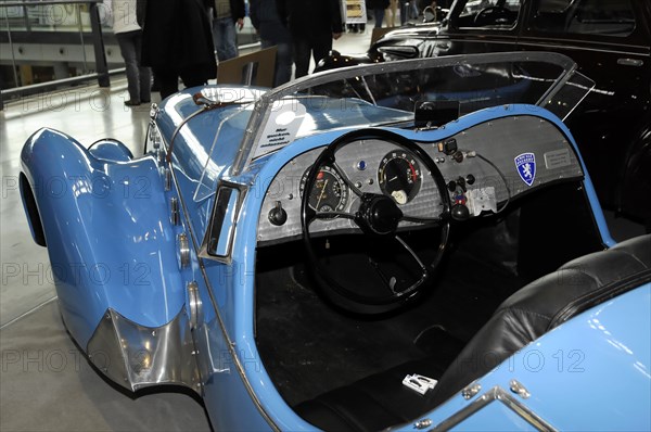 Bugatti 35 B Sport 1927, RETRO CLASSICS 2010, Stuttgart Messe, The interior of a blue vintage convertible with leather and a detailed dashboard, Stuttgart Messe, Stuttgart, Baden-Wuerttemberg, Germany, Europe