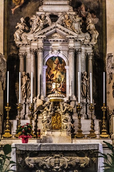 Side altar with tabernacle, Cathedral of Santa Maria Annunziata, 13th century, Udine, most important historical city of Friuli, Italy, Udine, Friuli, Italy, Europe