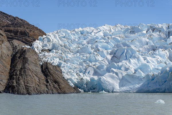 Glacier, Lago Grey, Torres del Paine National Park, Parque Nacional Torres del Paine, Cordillera del Paine, Towers of the Blue Sky, Region de Magallanes y de la Antartica Chilena, Ultima Esperanza Province, UNESCO Biosphere Reserve, Patagonia, End of the World, Chile, South America