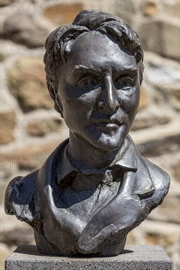 Monument to journalist and writer Ludwig Boerne, portrait, bronze sculpture by Thomas Burhenne, Giessen Heads art project, Upper Hesse Museum, Old Castle, Old Town, Giessen, Giessen, Hesse, Germany, Europe