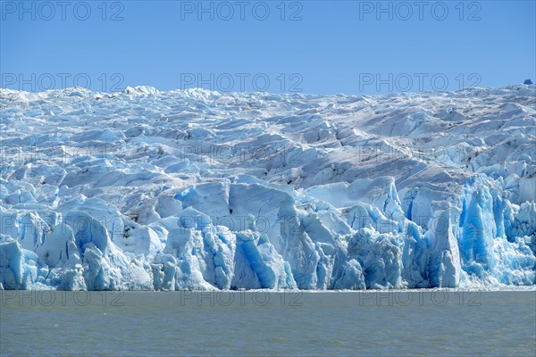 Glacier, Lago Grey, Torres del Paine National Park, Parque Nacional Torres del Paine, Cordillera del Paine, Towers of the Blue Sky, Region de Magallanes y de la Antartica Chilena, Ultima Esperanza Province, UNESCO Biosphere Reserve, Patagonia, End of the World, Chile, South America