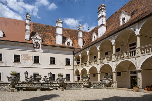 Inner courtyard with arcades, Greillenstein Castle in Roehrenbach, Waldviertel, Lower Austria, Austria, Europe