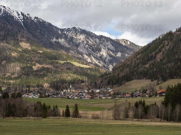 Mountain panorama and small village, Oberort, municipality of Tragoess-St. Katharein, Styria, Austria, Europe