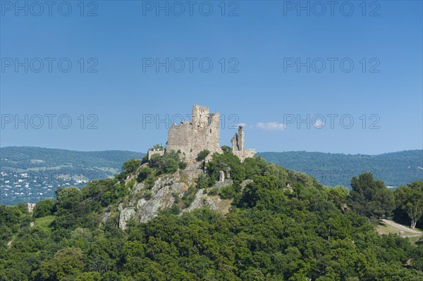 Landscape with the castle of Grimaud, in the background the hills of the Massif des Maures, Grimaud-Village, Var, Provence-Alpes-Cote d'Azur, France, Europe