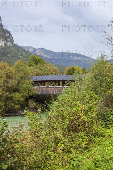 Loisachsteg, wooden bridge over the Loisach, Garmisch-Partenkirchen, Werdenfelser Land, Upper Bavaria, Bavaria, Germany, Europe