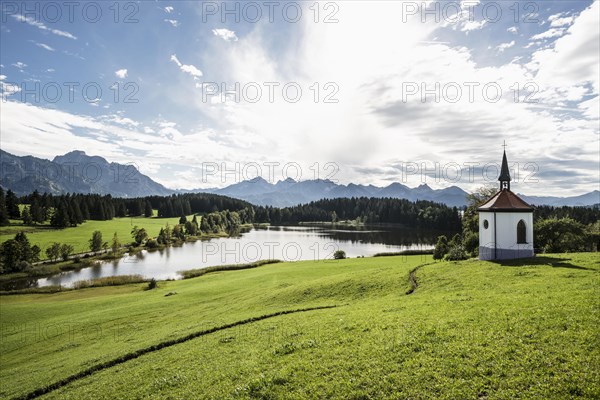 Hegratsrieder See with chapel, near Fuessen, Ostallgaeu, Allgaeu, Bavaria, Germany, Europe