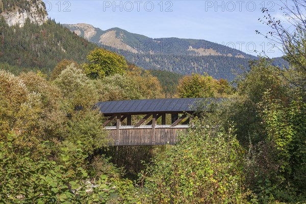 Loisachsteg, wooden bridge over the Loisach, Garmisch-Partenkirchen, Werdenfelser Land, Upper Bavaria, Bavaria, Germany, Europe