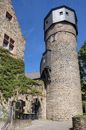 Heidenturm, Diebsturm, old neo-renaissance castle, former keep of the medieval moated castle, Oberhessisches Museum, old town, Giessen, Giessen, Hesse, Germany, Europe
