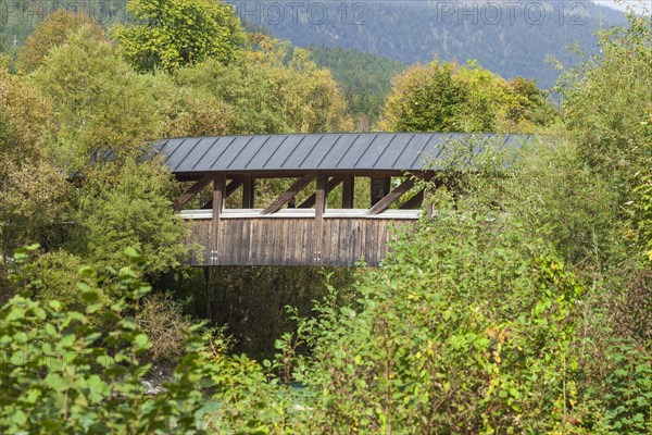 Loisachsteg, wooden bridge over the Loisach, Garmisch-Partenkirchen, Werdenfelser Land, Upper Bavaria, Bavaria, Germany, Europe