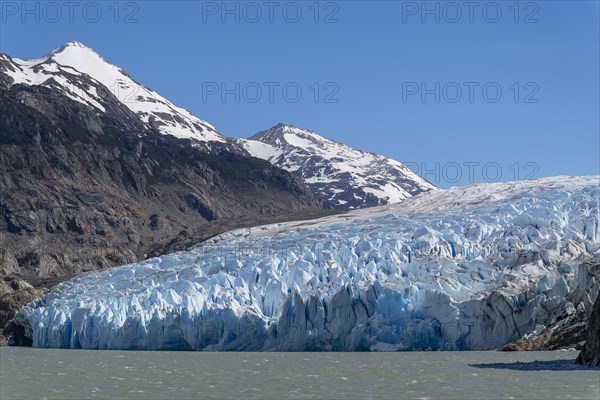 Glacier, Lago Grey, Torres del Paine National Park, Parque Nacional Torres del Paine, Cordillera del Paine, Towers of the Blue Sky, Region de Magallanes y de la Antartica Chilena, Ultima Esperanza Province, UNESCO Biosphere Reserve, Patagonia, End of the World, Chile, South America