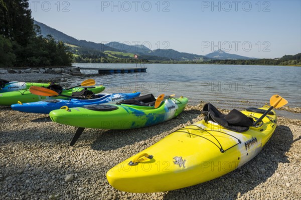 Kayaks, Lake Ammer, near Herrsching am Lake Ammer, Fuenfseenland, Upper Bavaria, Bavaria, Germany, Europe