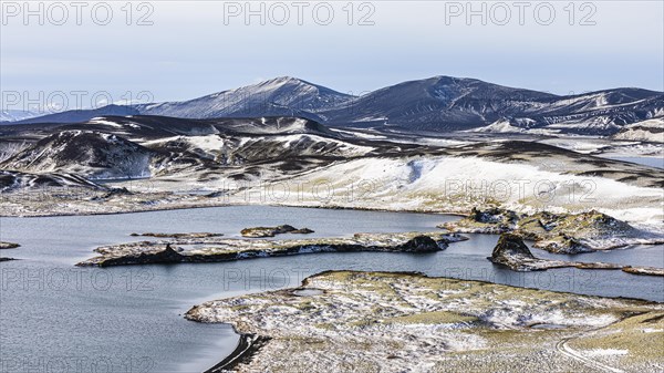 Crater lakes in a volcanic landscape, onset of winter, Fjallabak Nature Reserve, Sudurland, Iceland, Europe