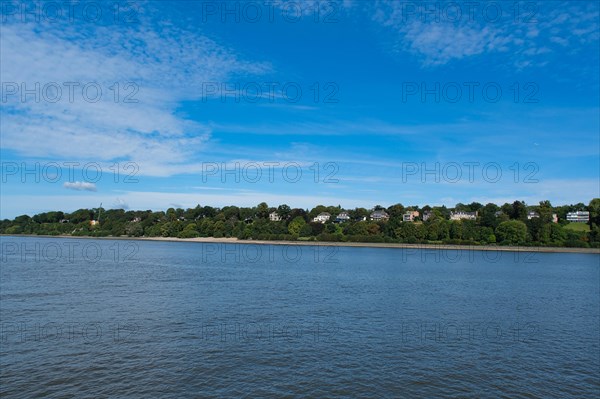 View over the Elbe beach in Hamburg harbour, Hanseatic City of Hamburg, Hamburg, Germany, Europe