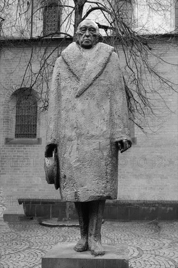 Konrad Adenauer monument, bronze statue, black and white, Cologne, Germany, Europe