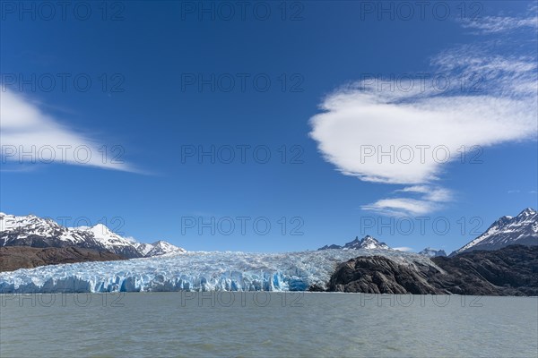 Glacier, Lago Grey, Torres del Paine National Park, Parque Nacional Torres del Paine, Cordillera del Paine, Towers of the Blue Sky, Region de Magallanes y de la Antartica Chilena, Ultima Esperanza Province, UNESCO Biosphere Reserve, Patagonia, End of the World, Chile, South America