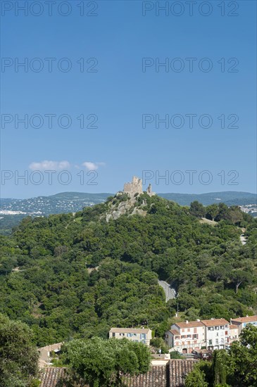 Landscape with the castle of Grimaud, in the background the hills of the Massif des Maures, Grimaud-Village, Var, Provence-Alpes-Cote d'Azur, France, Europe