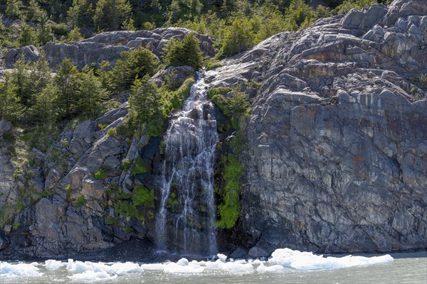 Waterfall, Lago Grey, Torres del Paine National Park, Parque Nacional Torres del Paine, Cordillera del Paine, Towers of the Blue Sky, Region de Magallanes y de la Antartica Chilena, Ultima Esperanza Province, UNESCO Biosphere Reserve, Patagonia, End of the World, Chile, South America