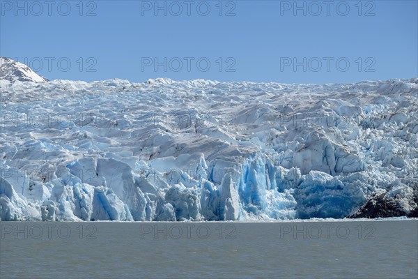 Glacier, Lago Grey, Torres del Paine National Park, Parque Nacional Torres del Paine, Cordillera del Paine, Towers of the Blue Sky, Region de Magallanes y de la Antartica Chilena, Ultima Esperanza Province, UNESCO Biosphere Reserve, Patagonia, End of the World, Chile, South America