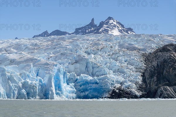 Glacier, Lago Grey, Torres del Paine National Park, Parque Nacional Torres del Paine, Cordillera del Paine, Towers of the Blue Sky, Region de Magallanes y de la Antartica Chilena, Ultima Esperanza Province, UNESCO Biosphere Reserve, Patagonia, End of the World, Chile, South America