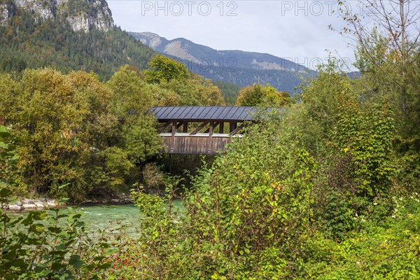 Loisachsteg, wooden bridge over the Loisach, Garmisch-Partenkirchen, Werdenfelser Land, Upper Bavaria, Bavaria, Germany, Europe