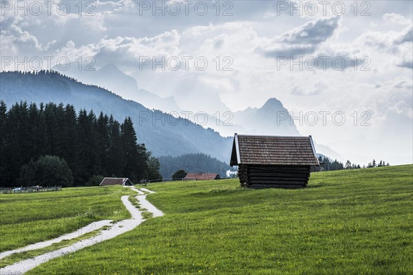 Storm clouds, Geroldsee or Wagenbruechsee, Kruen near Mittenwald, Werdenfelser Land, Upper Bavaria, Bavaria, Germany, Europe