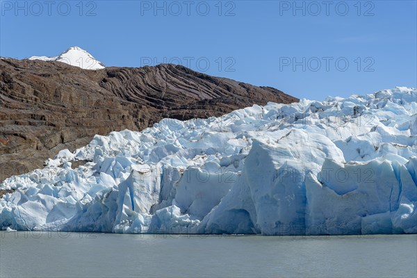 Glacier, Lago Grey, Torres del Paine National Park, Parque Nacional Torres del Paine, Cordillera del Paine, Towers of the Blue Sky, Region de Magallanes y de la Antartica Chilena, Ultima Esperanza Province, UNESCO Biosphere Reserve, Patagonia, End of the World, Chile, South America