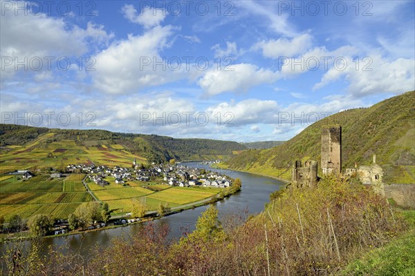 View of the ruins of Metternich Castle near Beilstein and the wine village of Ellenz-Poltersdorf, Ellenz district, blue cloudy sky, Moselle, Rhineland-Palatinate, Germany, Europe