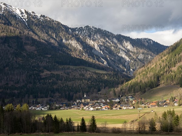 Mountain panorama and small village, Oberort, municipality of Tragoess-St. Katharein, Styria, Austria, Europe