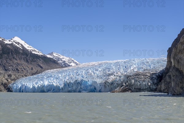 Glacier, Lago Grey, Torres del Paine National Park, Parque Nacional Torres del Paine, Cordillera del Paine, Towers of the Blue Sky, Region de Magallanes y de la Antartica Chilena, Ultima Esperanza Province, UNESCO Biosphere Reserve, Patagonia, End of the World, Chile, South America