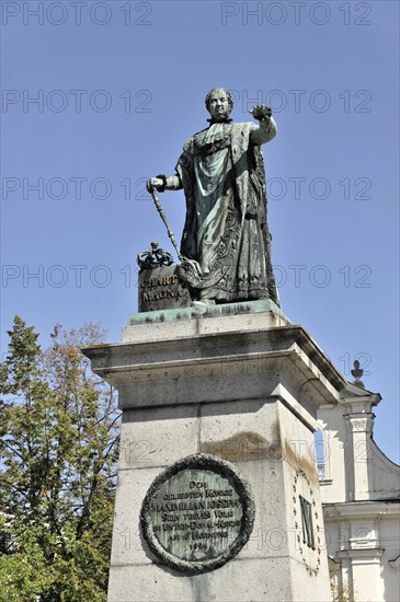 Max monument, monument to Maximilian Joseph I, Cathedral Square, bronze statue of a historical personality on a pedestal with inscription, surrounded by trees, Passau, Bavaria, Germany, Europe