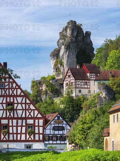 Zechenstein rock formation and half-timbered houses, rock castle and Franconian Switzerland Museum, former Judenhof, Tuechersfeld, Pottenstein, Franconian Switzerland, Franconian Alb, Upper Franconia, Franconia, Bavaria, Germany, Europe