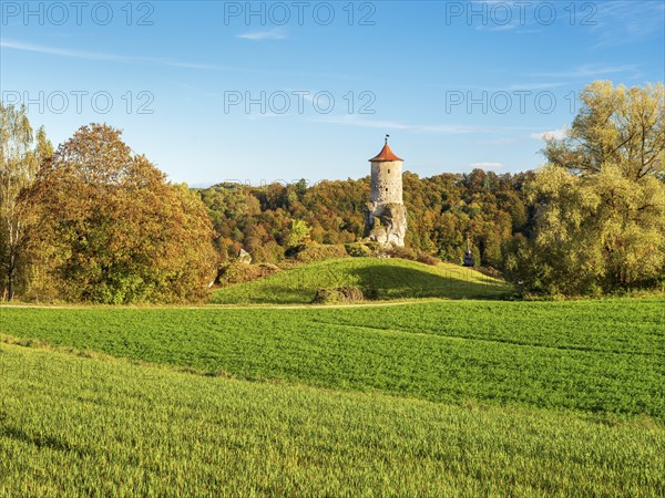 View of the Steinerner Beutel fortified defence tower in autumn, Waischenfeld Castle, Waischenfeld, Upper Franconia, Franconian Switzerland, Bavaria, Germany, Europe