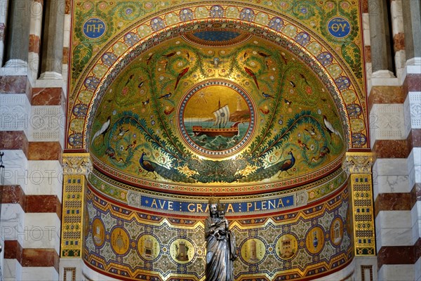 Interior view, Marseille Cathedral or Cathedrale Sainte-Marie-Majeure de Marseille, 1852-1896, Marseille, Close-up of a church dome with frescoes, inscriptions and statues, Marseille, Departement Bouches-du-Rhone, Region Provence-Alpes-Cote d'Azur, France, Europe