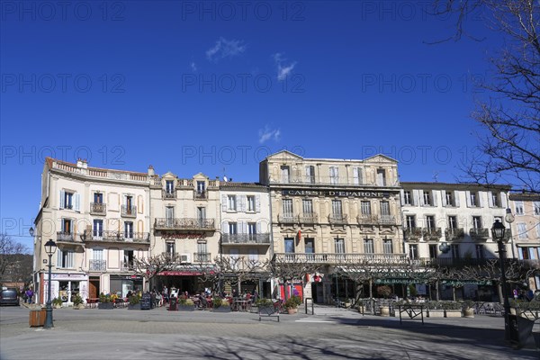 Market square, bistro, bank, restaurant, Place du Bourguet, Forcalquier, Departement Alpes-de-Haute-Provence, France, Europe