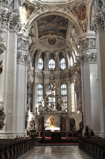 St Stephen's Cathedral, Passau, baroque church with ornate frescoes and sculptures in the altar area, St Stephen's Cathedral, Passau, Bavaria, Germany, Europe