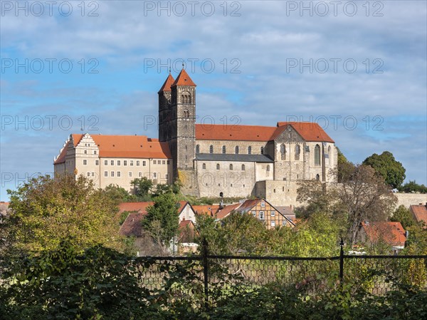 View of the Schlossberg with St Servatius collegiate church and Renaissance castle, UNESCO World Heritage Site, Quedlinburg, Saxony-Anhalt, Germany, Europe