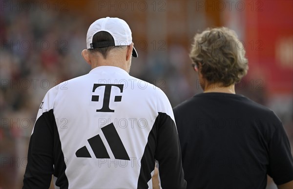 Coach Thomas Tuchel FC Bayern Munich FCB with press officer Dieter Nickles, from behind, Adidas, Deutsche Telekom, logo, Voith-Arena, Heidenheim, Baden-Wuerttemberg, Germany, Europe