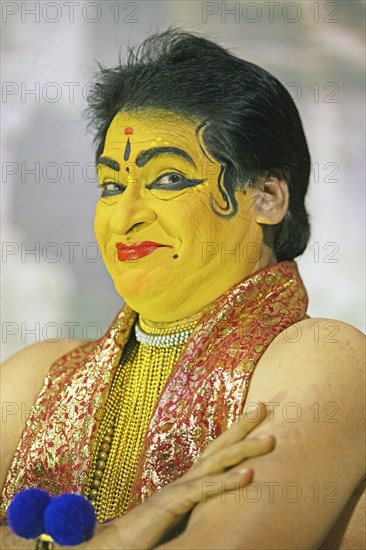 Kathakali performer or mime, 60 years old, with painted face, Kochi Kathakali Centre, Kochi, Kerala, India, Asia