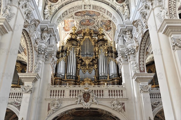 St Stephan's Cathedral, Passau, majestic baroque church organ with gilded ornaments and figures, Passau, Bavaria, Germany, Europe