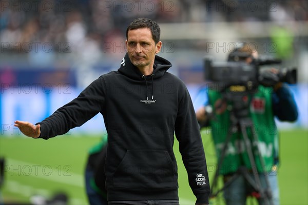 Bundesliga Eintracht Frankfurt-Union Berlin at Deutsche Bank Park in Frankfurt. Frankfurt coach Dino Toppmoeller. Frankfurt, Hesse, Germany, Europe