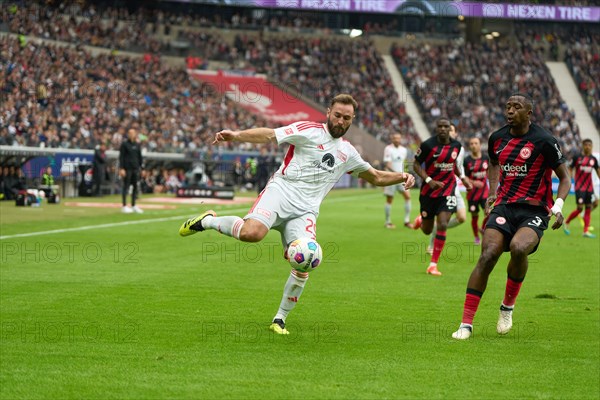 Bundesliga Eintracht Frankfurt-Union Berlin at Deutsche Bank Park in Frankfurt. Berlin's Lucas Tousart (l) and Frankfurt's Willian Pacho fight for the ball. Frankfurt, Hesse, Germany, Europe