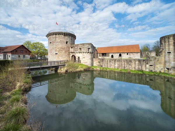 Ruins of the moated castle, Friedewald, Hesse, Germany, Europe