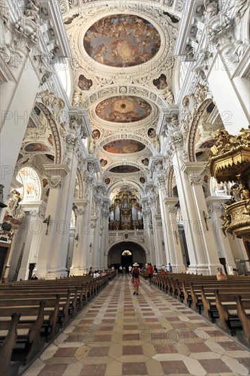 St Stephan Cathedral, Passau, Interior view of a baroque church with vaulted ceiling and frescoes, St Stephan Cathedral, Passau, Bavaria, Germany, Europe