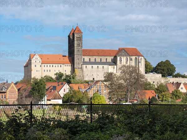 View of the Schlossberg with St Servatius collegiate church and Renaissance castle, UNESCO World Heritage Site, Quedlinburg, Saxony-Anhalt, Germany, Europe