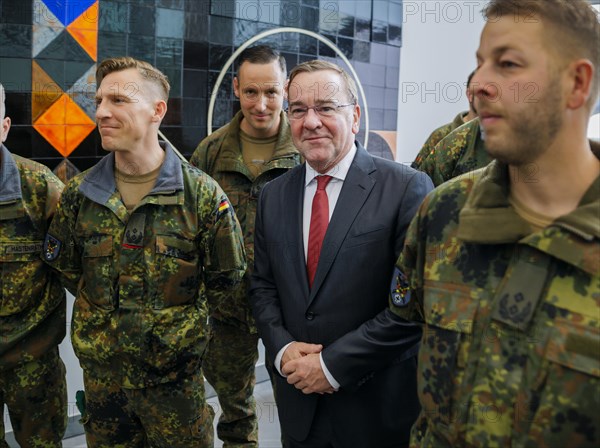 Federal Minister of Defence Boris Pistorius, SPD, bids farewell to the 20 or so soldiers of the Lithuanian brigade's preliminary command at BER Airport. By the fourth quarter of 2024, the pre-commando is to grow to a deployment team of around 150 members of the German Armed Forces. The army brigade will be reorganised in Lithuania with the name Panzerbrigade 45. After the brigade is officially commissioned in 2025, the other forces are to be deployed starting in 2025. The Lithuanian brigade should be operational by the end of 2027. Berlin, 08.04.2024