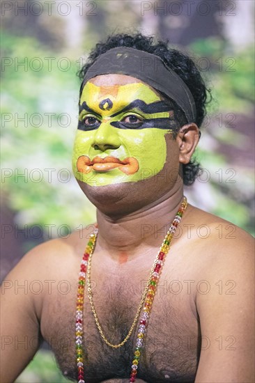 Kathakali performer or mime, 38 years old, with painted face, Kochi Kathakali Centre, Kochi, Kerala, India, Asia