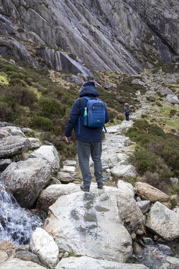 People, LLyn Idwal walking trail, Snowdonia National Park near Pont Pen-y-benglog, Bethesda, Bangor, Wales, Great Britain