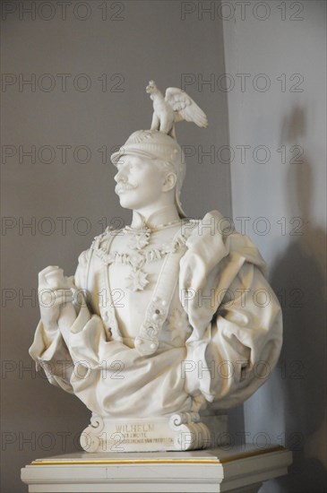 Langenburg Castle, marble bust of Wilhelm I in uniform with an eagle on his shoulder, Langenburg Castle, Langenburg, Baden-Wuerttemberg, Germany, Europe