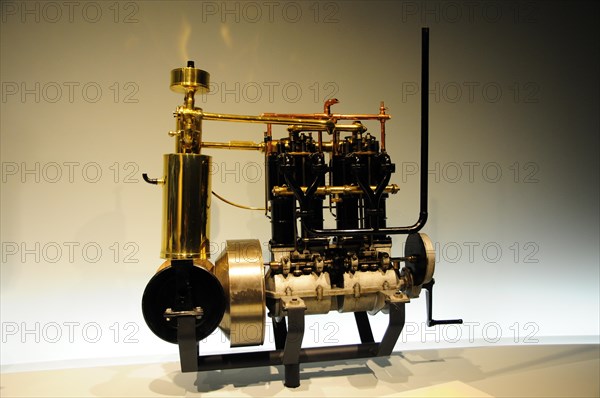 Detailed photograph of a historic engine from the early days of mechanical engineering, Mercedes-Benz Museum, Stuttgart, Baden-Wuerttemberg, Germany, Europe