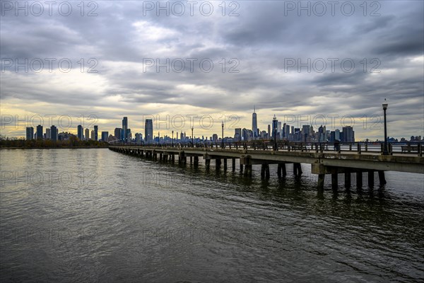 Views on New York Harbor, Manhattan and Statue of Liberty from the Liberty State Park, Jersey City, NJ, USA, USA, North America